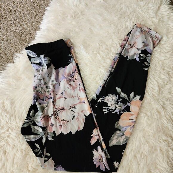 LK LUV Made in the USA  Floral Black Pink Legging Pant Size M - Picture 2 of 4